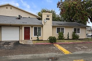 1819 S Cherokee Ln #67, Lodi, CA 95240