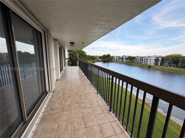 1350 SW 122nd Ave 404, Miami, FL 33184