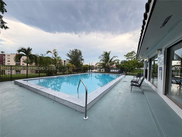 1350 SW 122nd Ave 404, Miami, FL 33184