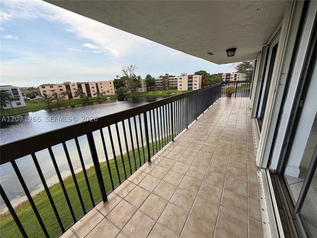 1350 SW 122nd Ave 404, Miami, FL 33184