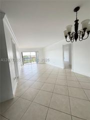 1350 SW 122nd Ave 404, Miami, FL 33184