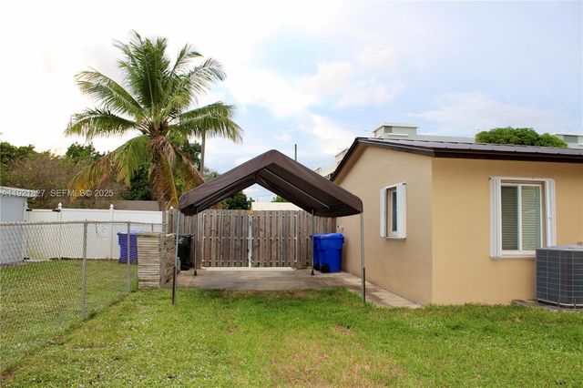 1715 N 59th Ave, Hollywood, FL 33021
