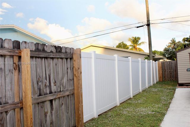 1715 N 59th Ave, Hollywood, FL 33021