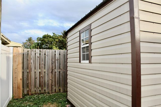 1715 N 59th Ave, Hollywood, FL 33021