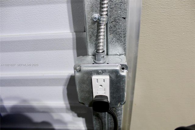 1715 N 59th Ave, Hollywood, FL 33021