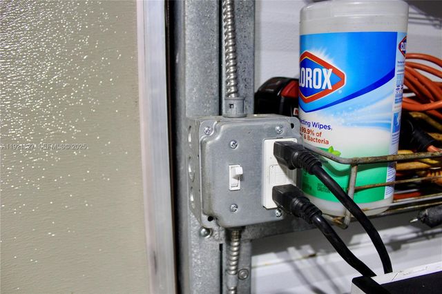 1715 N 59th Ave, Hollywood, FL 33021