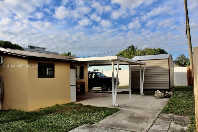 1715 N 59th Ave, Hollywood, FL 33021