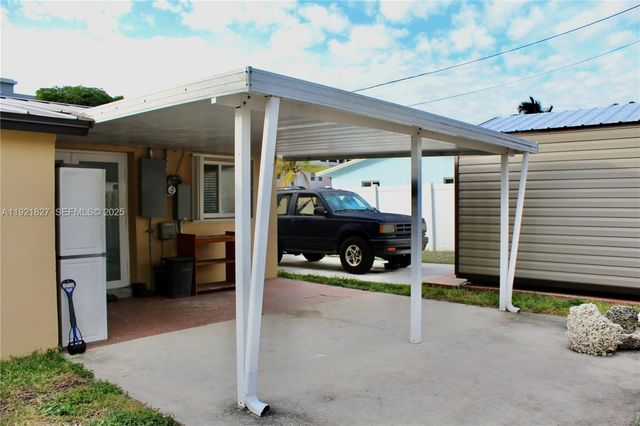 1715 N 59th Ave, Hollywood, FL 33021