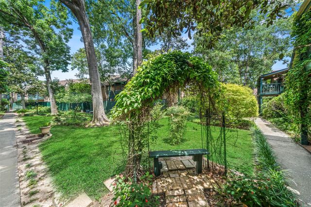 8245 Kingsbrook Road 236, Houston, TX 77024