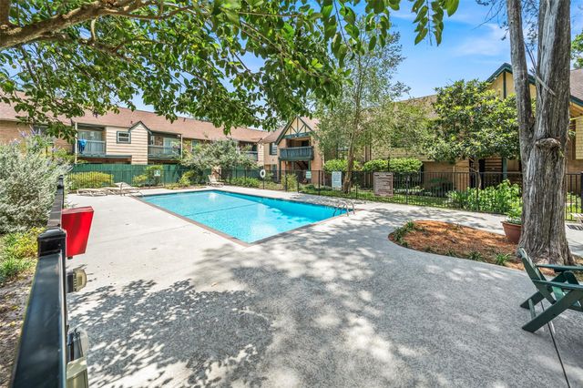 8245 Kingsbrook Road 236, Houston, TX 77024