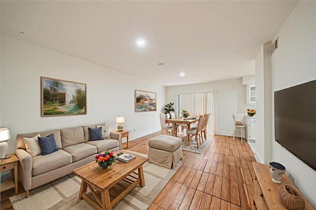 8245 Kingsbrook Road 236, Houston, TX 77024