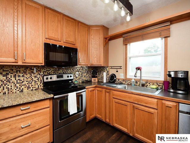 601 Teakwood Drive, Lincoln, NE 68510