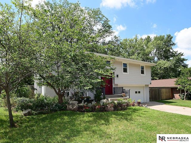 601 Teakwood Drive, Lincoln, NE 68510