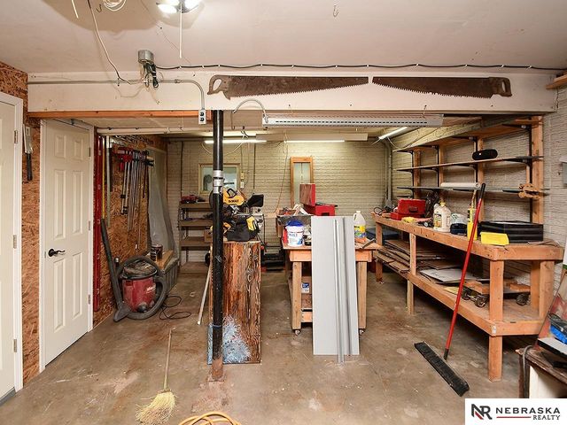 601 Teakwood Drive, Lincoln, NE 68510