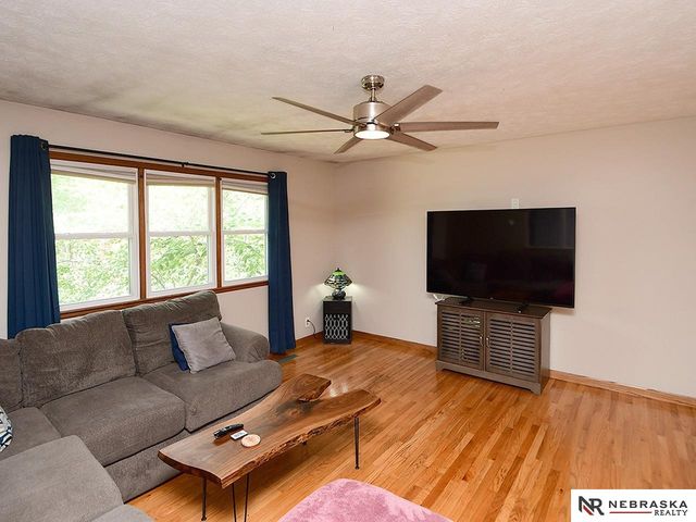 601 Teakwood Drive, Lincoln, NE 68510