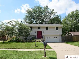 601 Teakwood Drive, Lincoln, NE 68510