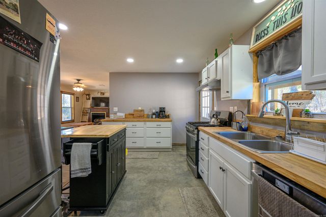 1200 Skyview Lane, Batesville, AR 72501