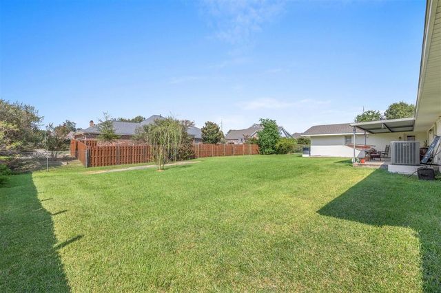 816 Garden Lane, Lake Charles, LA 70605