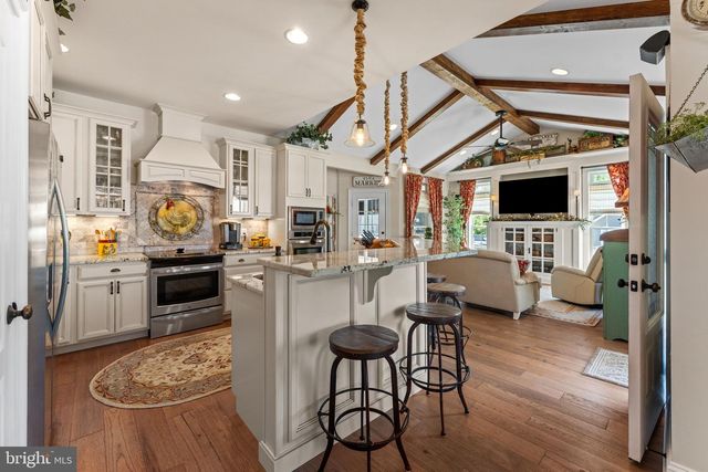 1010 MONROE BAY AVE, Colonial Beach, VA 22443