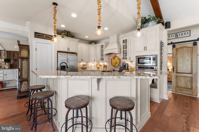 1010 MONROE BAY AVE, Colonial Beach, VA 22443