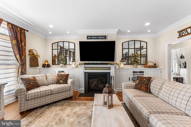 1010 MONROE BAY AVE, Colonial Beach, VA 22443