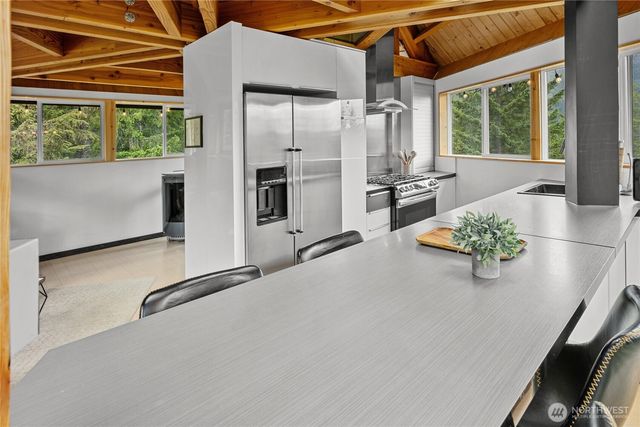 861 Via Kachess Rd, Easton, WA 98925
