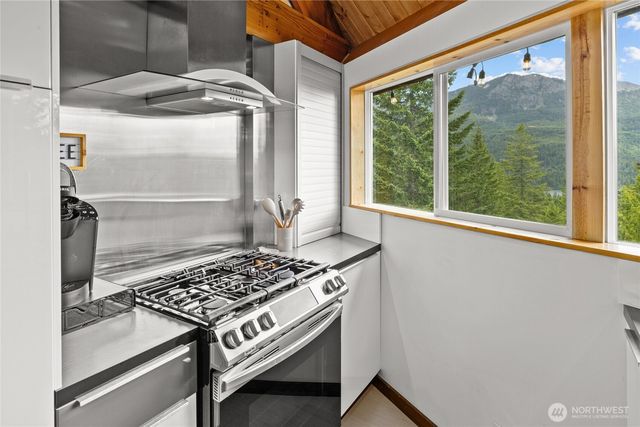 861 Via Kachess Rd, Easton, WA 98925