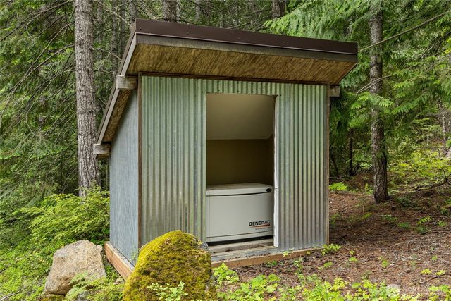 861 Via Kachess Rd, Easton, WA 98925