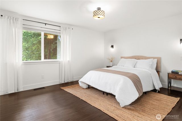 8105 Spur Court NW, Bremerton, WA 98311