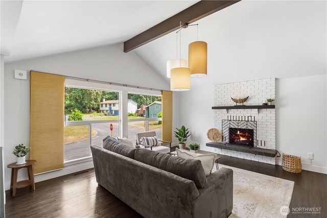8105 Spur Court NW, Bremerton, WA 98311