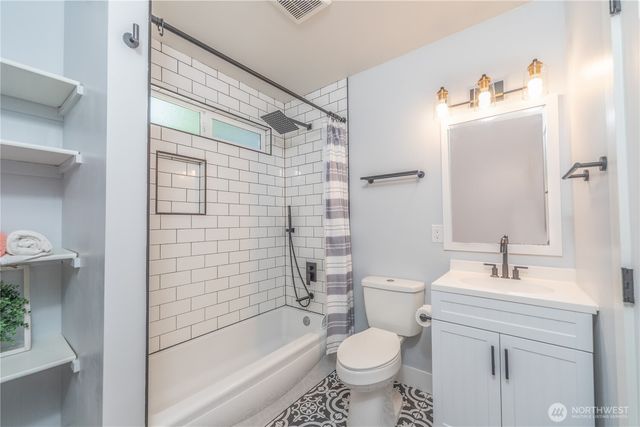 8105 Spur Court NW, Bremerton, WA 98311