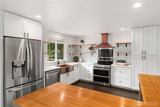 8105 Spur Court NW, Bremerton, WA 98311