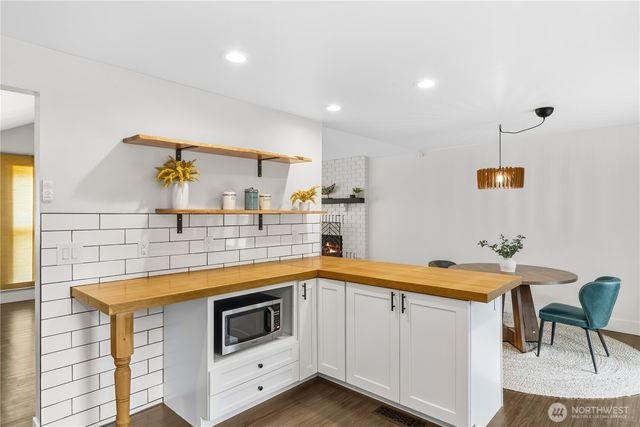 8105 Spur Court NW, Bremerton, WA 98311