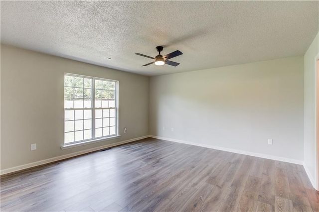 8431 Norris Lake Way, Snellville, GA 30039