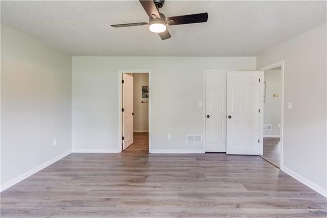 8431 Norris Lake Way, Snellville, GA 30039