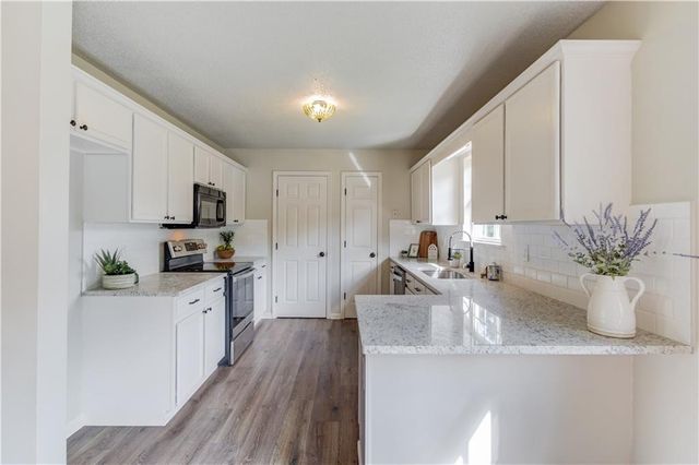 8431 Norris Lake Way, Snellville, GA 30039