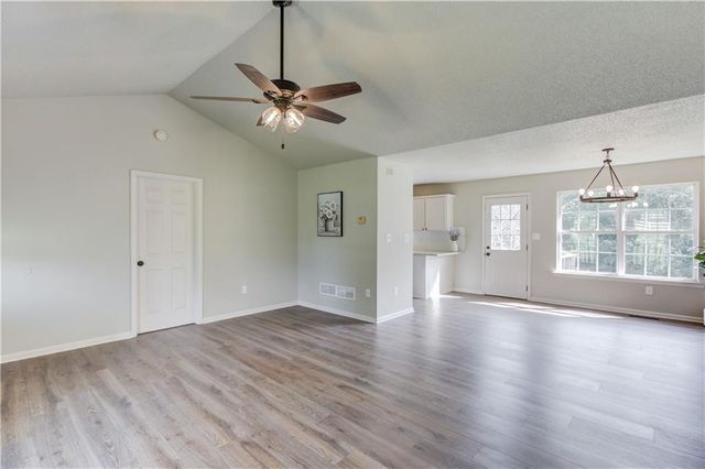 8431 Norris Lake Way, Snellville, GA 30039
