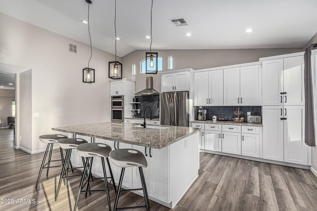 Image 6 of property listing at 3438 N 30TH Street, Phoenix, AZ 85016