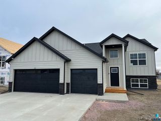 919 Estate St Street, Harrisburg, SD 57032