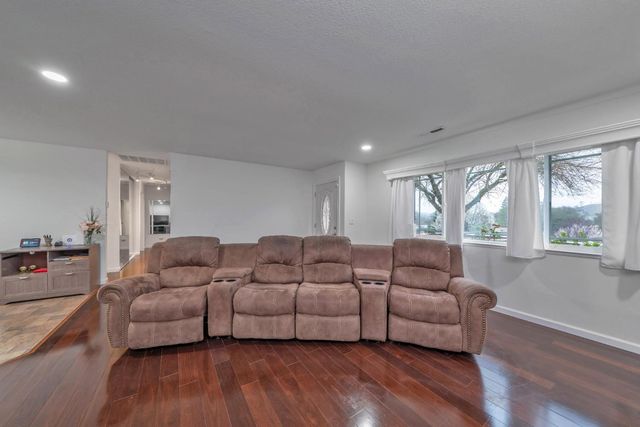 2367 Ponderosa Rd, Rescue, CA 95672