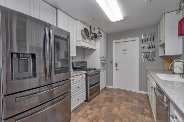 2367 Ponderosa Rd, Rescue, CA 95672