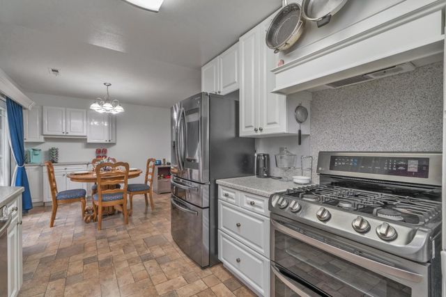 2367 Ponderosa Rd, Rescue, CA 95672