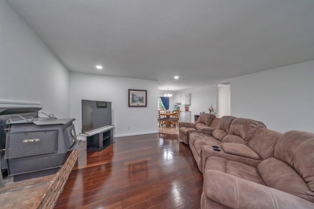 2367 Ponderosa Rd, Rescue, CA 95672