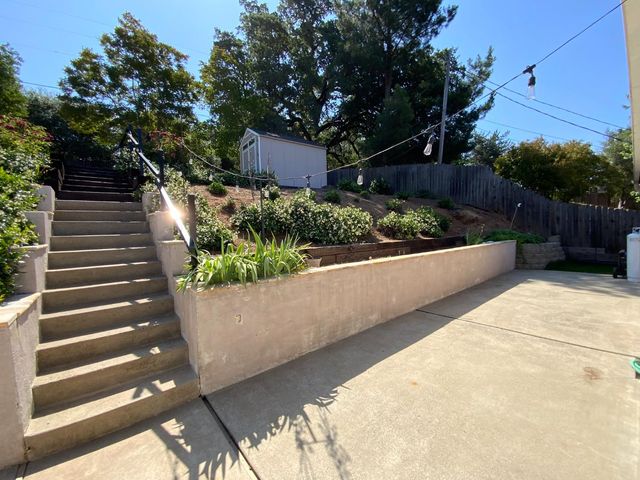 2367 Ponderosa Rd, Rescue, CA 95672