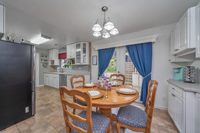 2367 Ponderosa Rd, Rescue, CA 95672