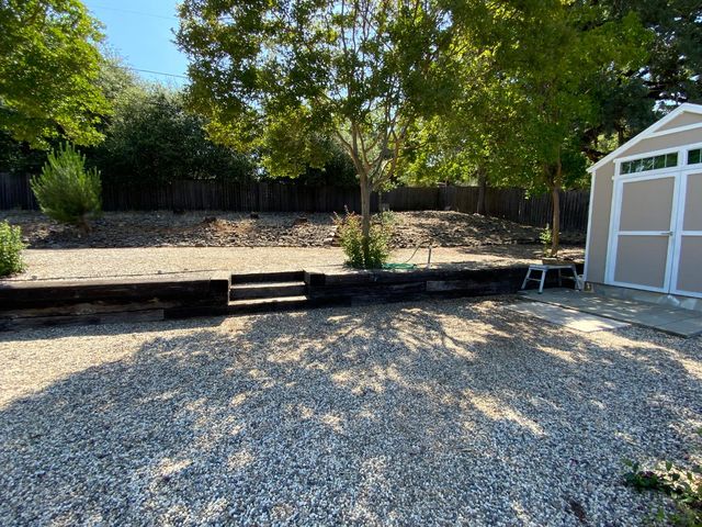 2367 Ponderosa Rd, Rescue, CA 95672