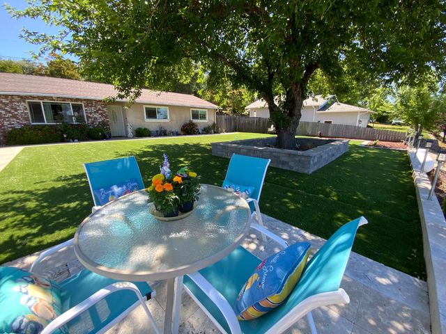 2367 Ponderosa Rd, Rescue, CA 95672