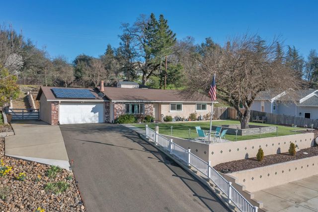 2367 Ponderosa Rd, Rescue, CA 95672