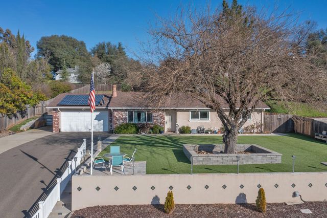 2367 Ponderosa Rd, Rescue, CA 95672