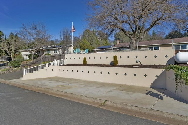 2367 Ponderosa Rd, Rescue, CA 95672